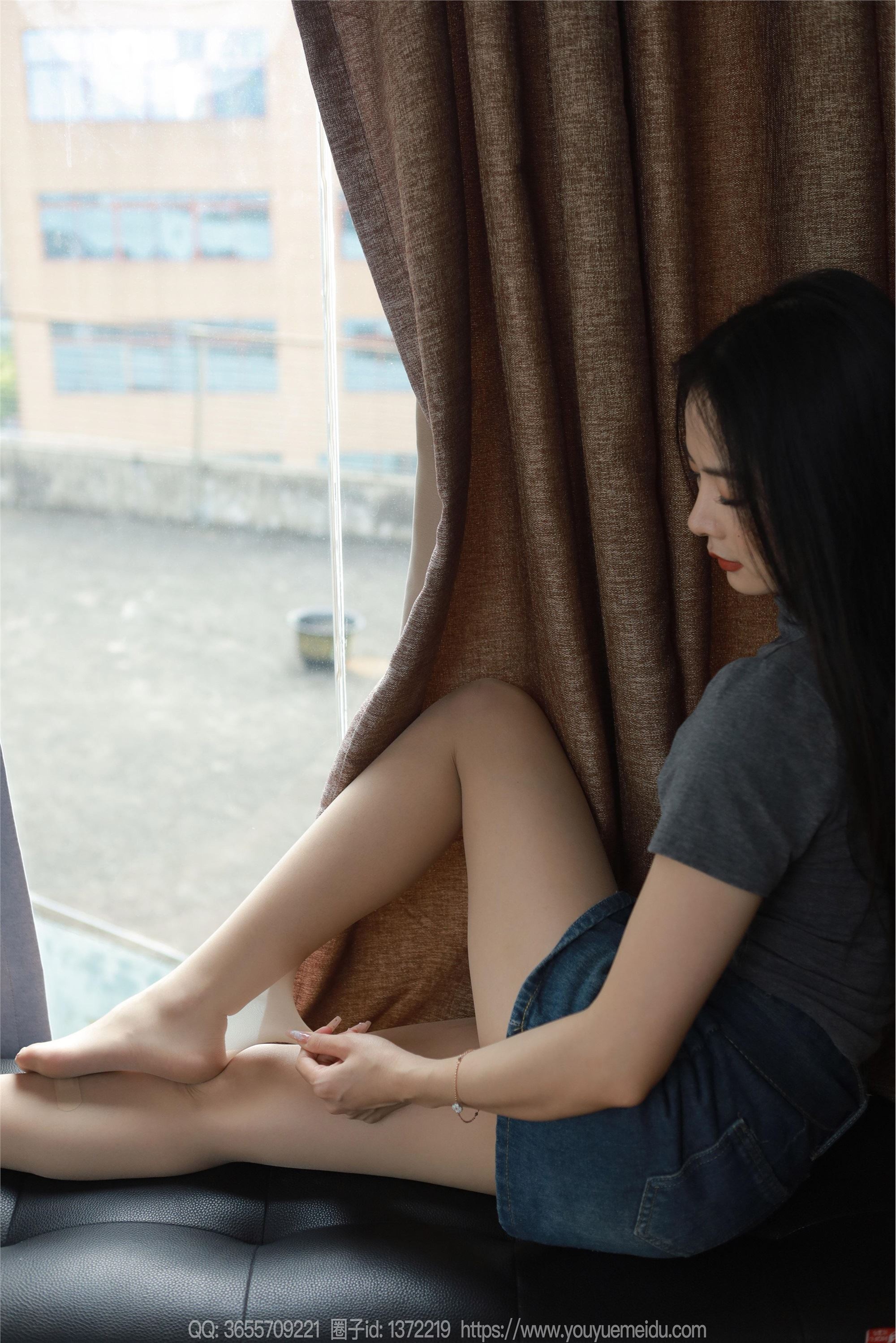 IESS异思趣向  2024.04.25 丝享家 1725 小金《笔直长腿》